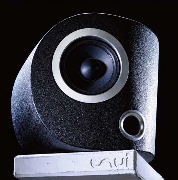 �����X�s�[�J�[�@sui